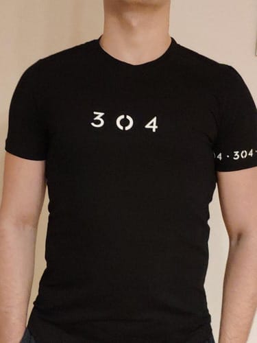 Remera Hombre Linea roja en espalda