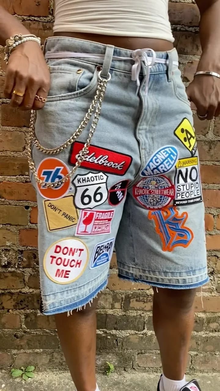 Shorts Bermudas de Jean Retro Y2K Unisex con Tachas y Letras Estilo Hip Hop Vintage Azul Lavado Baggy