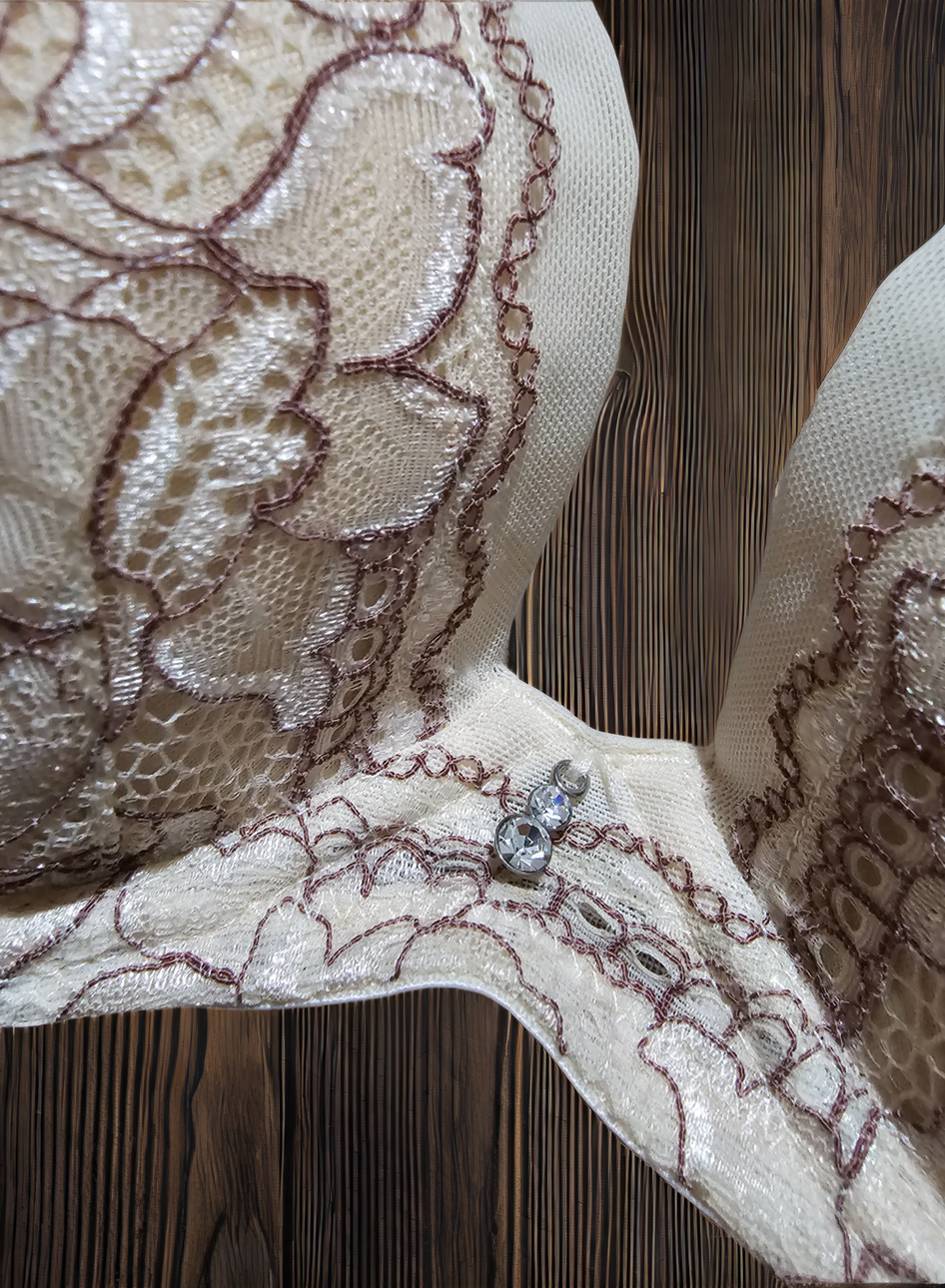 Sutien Moni Form flores bordades en copa