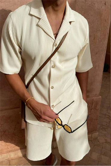 Conjunto Casual de Verano: Camisa Manga Corta y Short de Pana Elástica. Set de playa, súper cómodo y extensible. Ideal para el calor, este traje (suit) de color sólido te da un look moderno y relajado