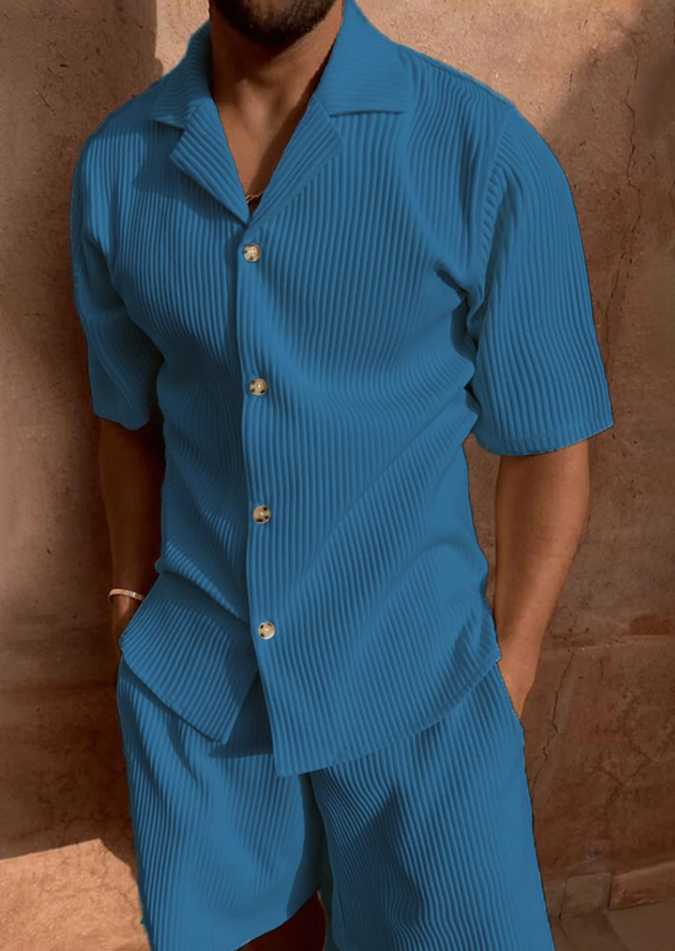 Conjunto Casual de Verano: Camisa Manga Corta y Short de Pana Elástica. Set de playa, súper cómodo y extensible. Ideal para el calor, este traje (suit) de color sólido te da un look moderno y relajado