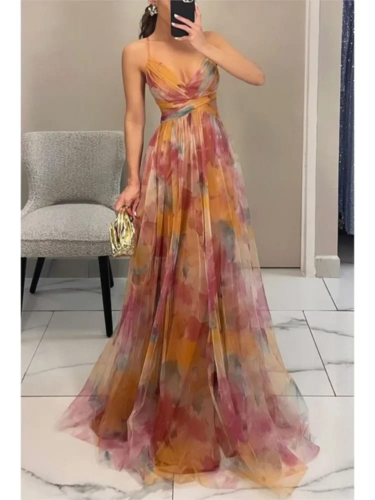 Vestido Largo de Fiesta o Club con Malla y Tirantes Delgados. Nuevo y súper sexy. Diseño de mujer con cuello V profundo, espalda descubierta y ajuste con lazo (lace-up). ¡La moda más elegante 