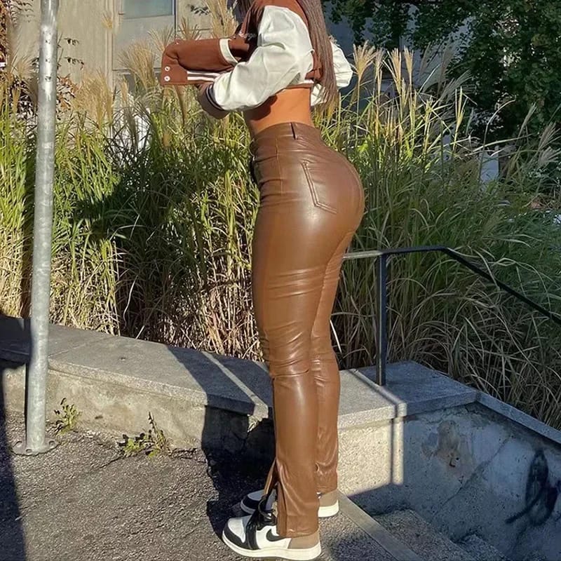 Pantalones de Cuerina Negros Ajustados para Mujer. Diseño Clásico de Invierno con Cierre, estilo chupín.