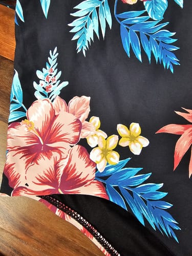 bikini dama entero escotada floreada