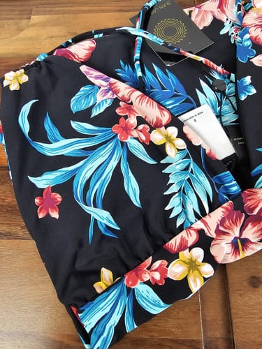 bikini dama entero escotada floreada