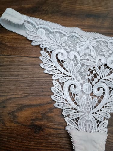 Tanga toda bordada al frente lisa atrás