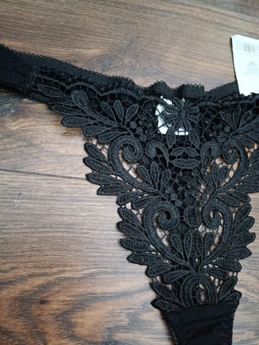 Tanga toda bordada al frente lisa atrás