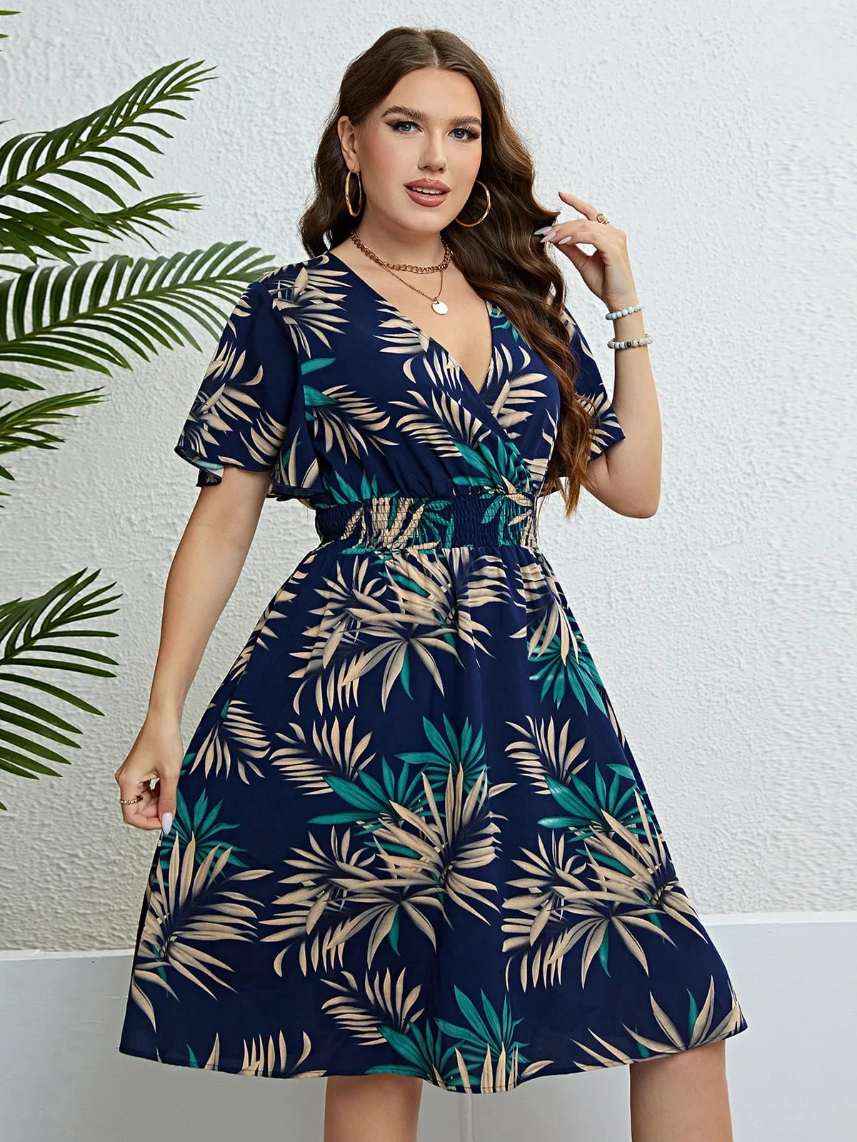Vestido de mujer talle grande estampado floral con escote en V cruzado