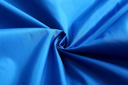 Campera hombre liviana nylon Pioneer