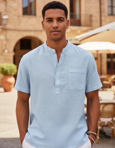 Remera hombre MC con cuello mao y botones pasteles