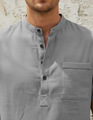 Remera hombre MC con cuello mao y botones pasteles