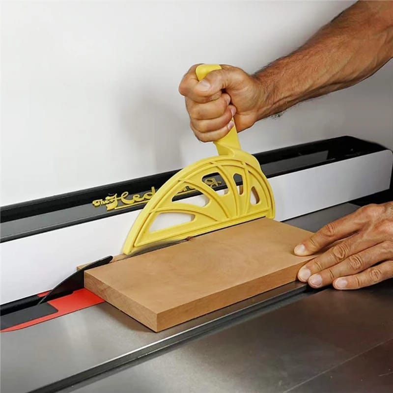 herramienta  de empuje  para mesa de corte  uso en taller carpintero  
