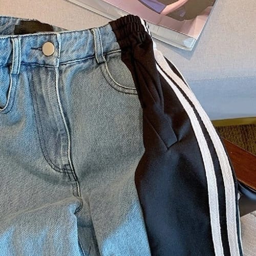 Pantalon dama jean y deportivo trap rayas negras