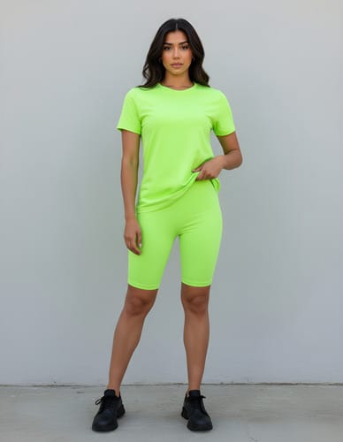 Conjunto dama deportivo biker y remera fluo