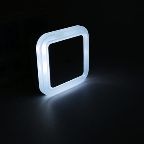 Luz Nocturna LED con Sensor de Luz