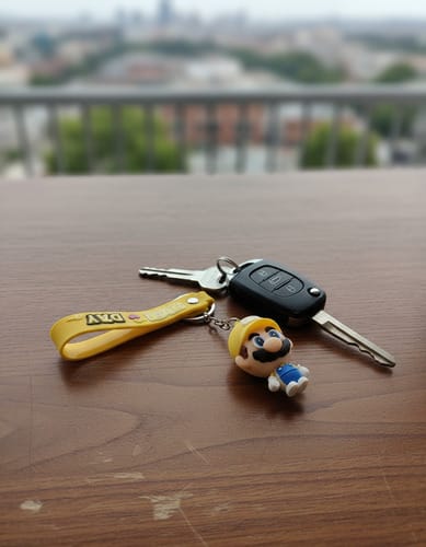 Llavero MINISO 3D de Goma Super Mario con Hongo y Caja, ideal para auto, mochila, niños y niñas. Regalo de cumpleaños.