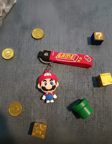 Llavero MINISO 3D de Goma Super Mario con Hongo y Caja, ideal para auto, mochila, niños y niñas. Regalo de cumpleaños.