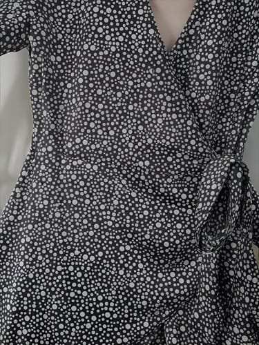 Vestido dama pintitas corto con mangas