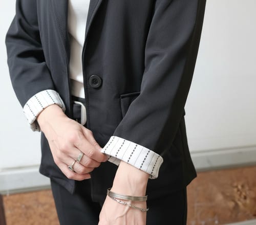 Conjunto dama chaqueta manga rayada + pantalon