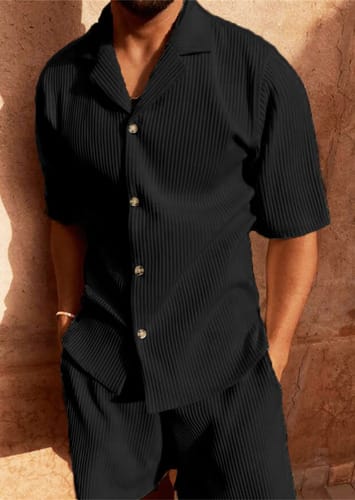 Conjunto Casual de Verano: Camisa Manga Corta y Short de Pana Elástica. Set de playa, súper cómodo y extensible. Ideal para el calor, este traje (suit) de color sólido te da un look moderno y relajado