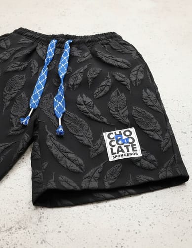 Short de Hombre Ancho y Suelto (Baggy) Estilo Board de Playa. Pantalón corto 3/4 (Tres Cuartos) con cordón ajustable, ideal para el verano. Tela fina, fresca y liviana. ¡Modelo nuevo de corte vin