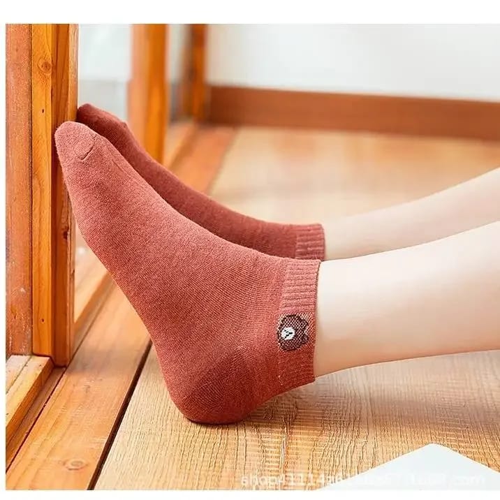 Set de 10 Pares de Soquetes de Mujer con Diseño de Osito. Medias Transpirables y Cómodas para Estilo Casual.