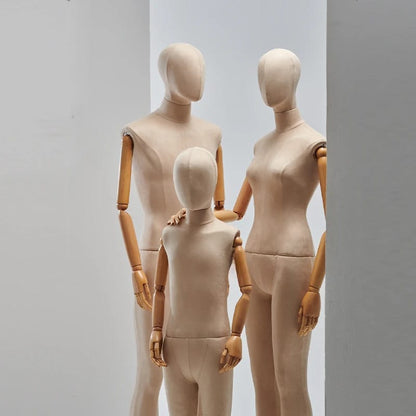 Maniquí Femenino de Cuerpo Completo con Cubierta de Tela y Base Metálica para Exhibición de Ropa en Tiendas y Vestidos de Novia.