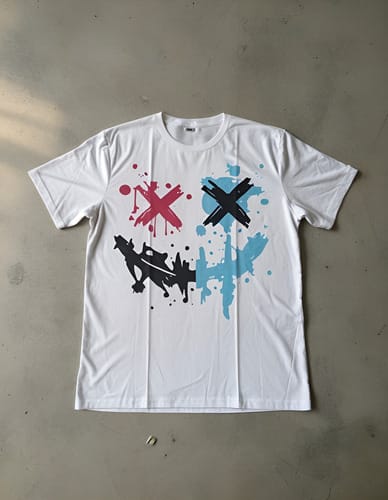 Remera de hombre de verano casual, de corte holgado, con estampado de cara feliz