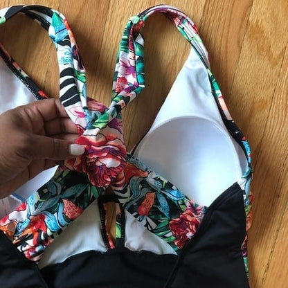 Bikini dama entero floreado parte de bombacha 