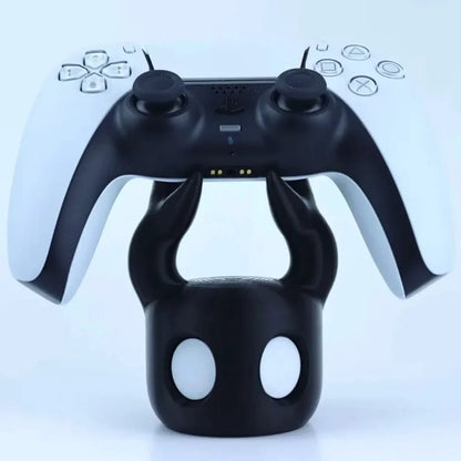 Soporte Universal para Controles de Juego PS4/PS5/Switch Temática Hollow Knight. Accesorio Gaming de Escritorio para Exhibir.