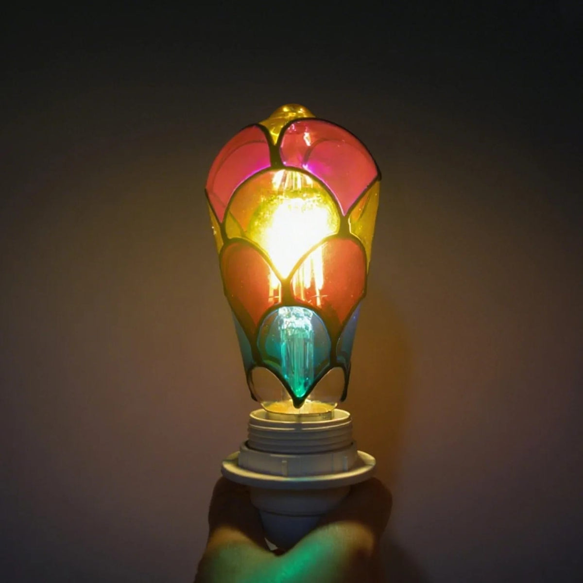 Bombilla LED Decorativa Pintada a Mano ST64 G80 G95 G125 220V. Luz de Colores RGB 4W 2700K. Ideal para Ambiente, Navidad, Dormitorio.