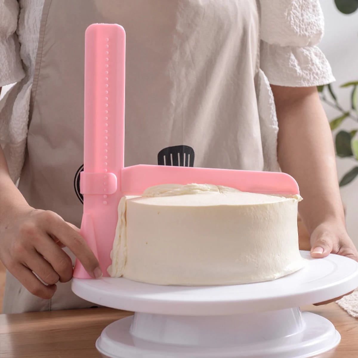 Alisador Nivelador de Tortas Ajustable de Plástico. Raspador de Crema para Repostería. Utensilio de Cocina Esencial.