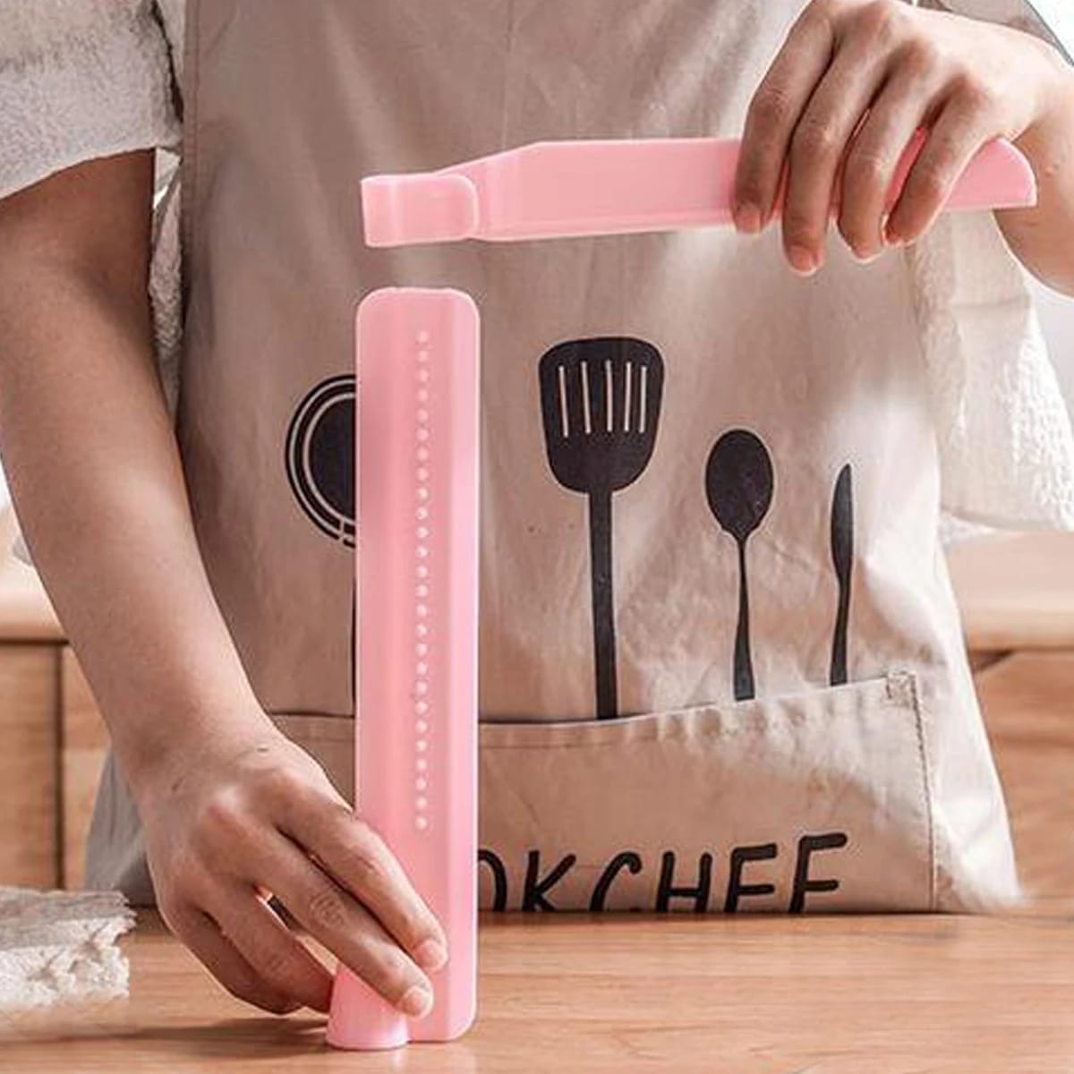Alisador Nivelador de Tortas Ajustable de Plástico. Raspador de Crema para Repostería. Utensilio de Cocina Esencial.