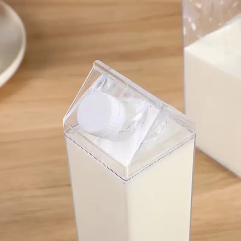 Botella de Agua Transparente Diseño Caja de Leche 500/1000ml. Estilo Coreano, Juvenil y Portátil de Gran Capacidad.