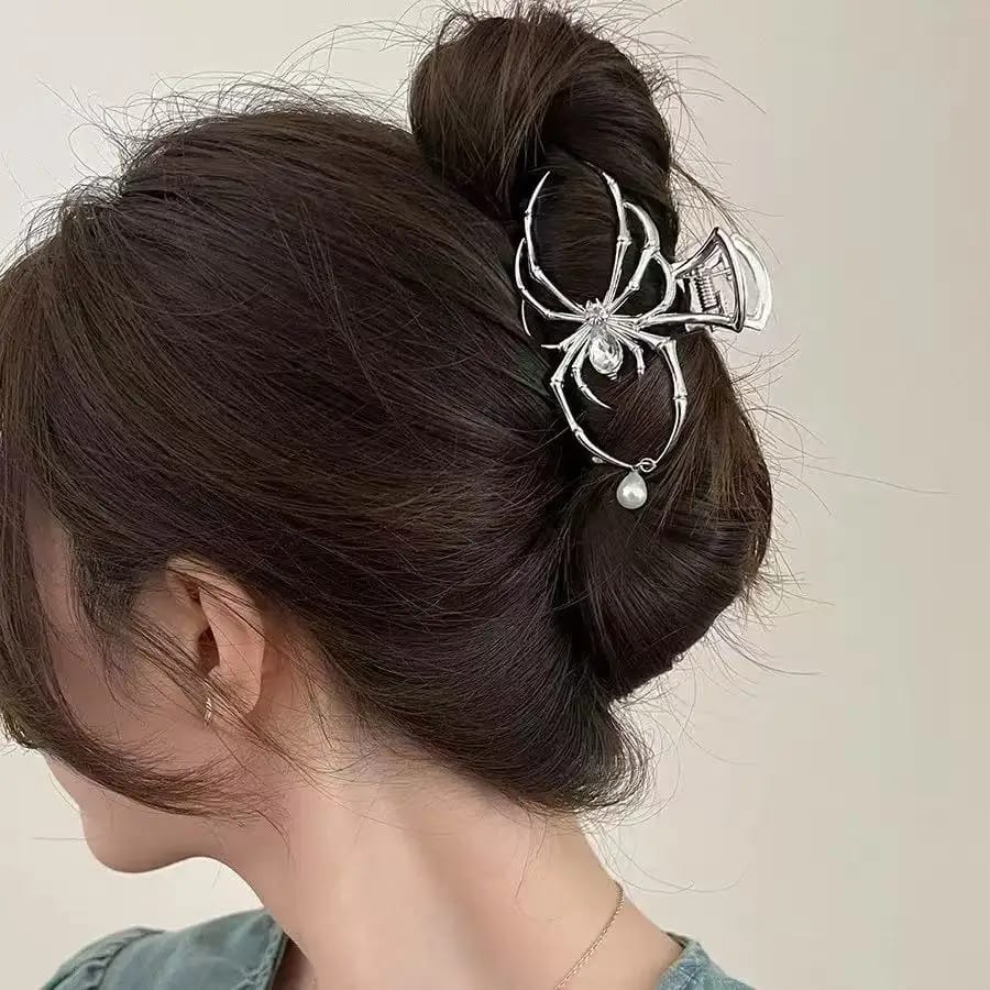 Pinza de Pelo Y2K Estilo Calavera Araña con Strass y Perlas Imitación. Accesorio de Metal Personalizado.