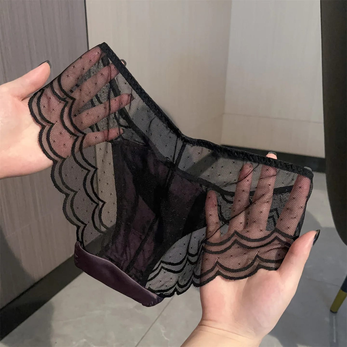 Nueva Bombacha Sexy de Lujo de Seda Fría y Encaje. Diseño Cavado de Tiro Alto con Refuerzo de Algodón. Ropa Interior Femenina Suave, Lisa, Ligera y Transpirable.