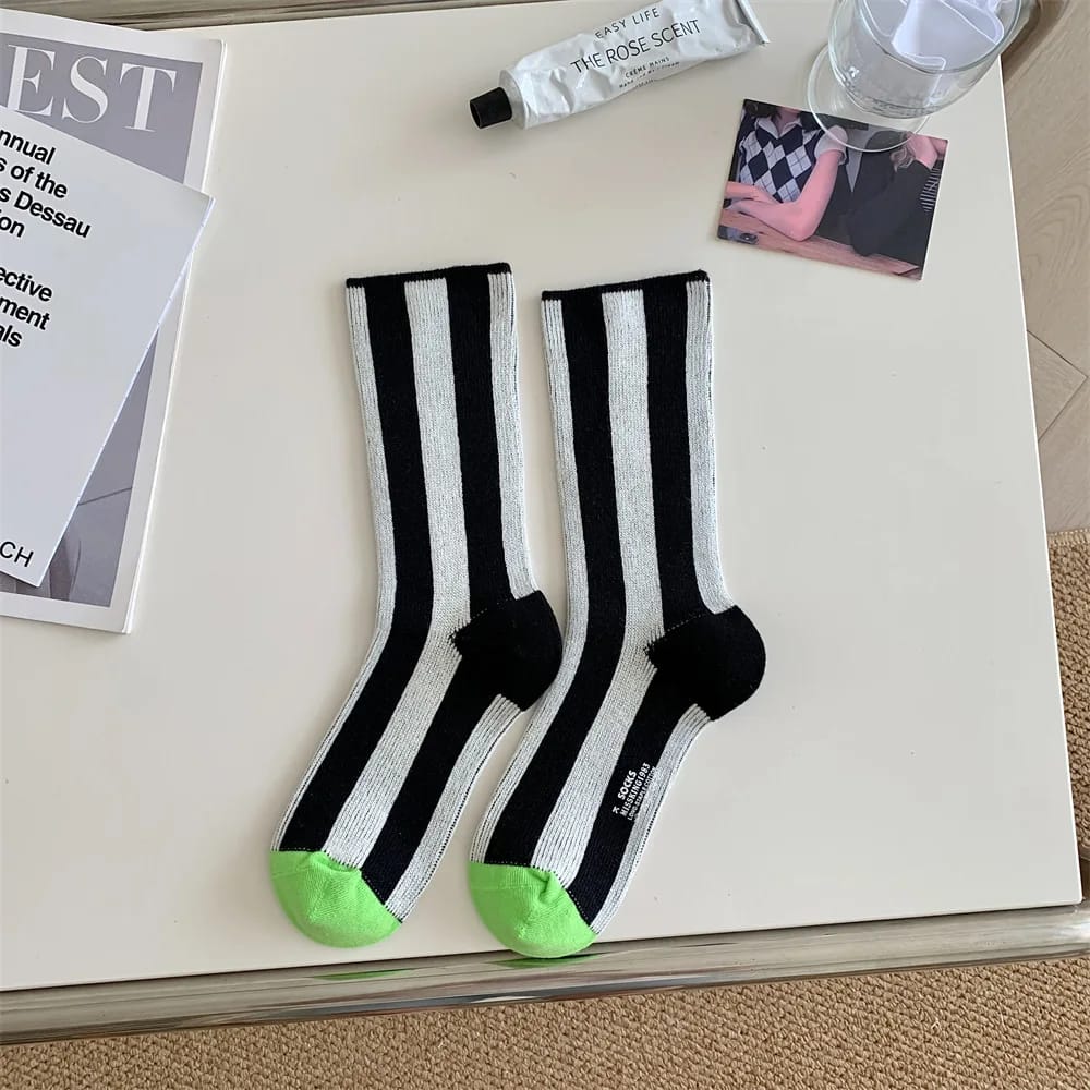 Un Par de Medias Rayadas Divertidas Unisex de Algodón, Diseño Coreano Japonés de Moda.