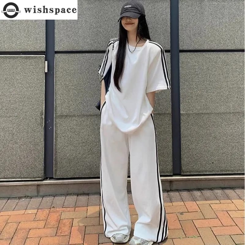 Conjunto Casual de Verano para Mujer: Remera Rayada Manga Corta y Pantalón Ancho Suelto, Dos Piezas.
