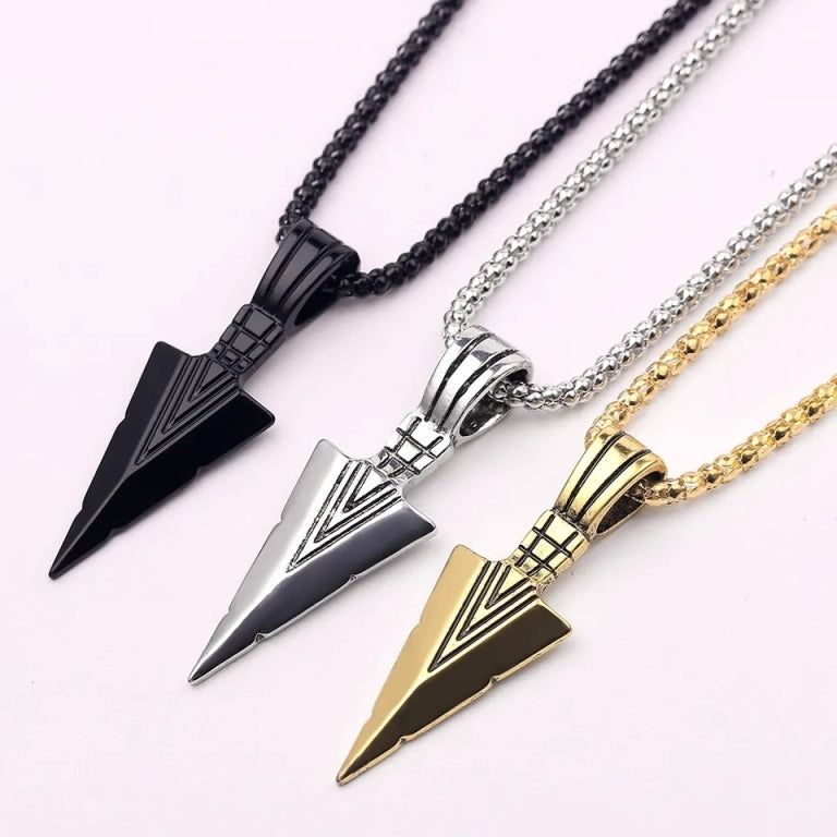 Cadena hombre mostacillas metálicas con  dije flecha vikinga