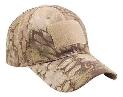Gorra visera con parche camuflado