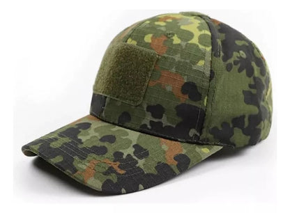 Gorra visera con parche camuflado