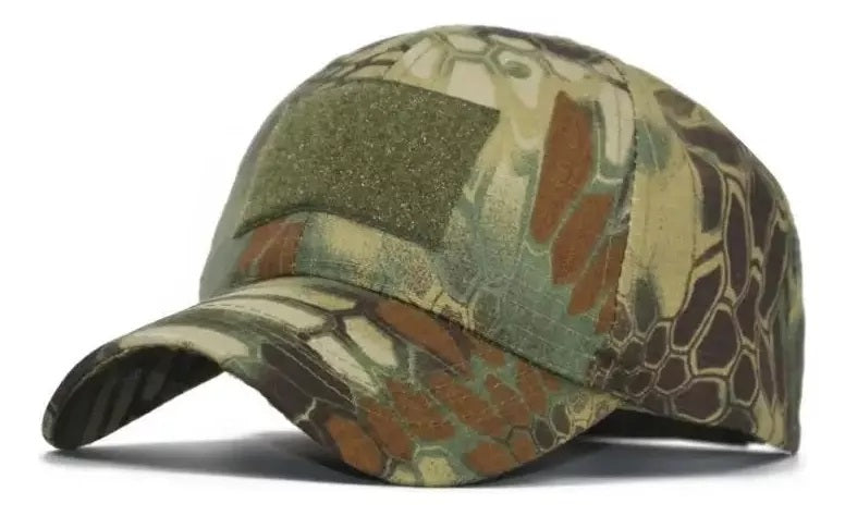 Gorra visera con parche camuflado