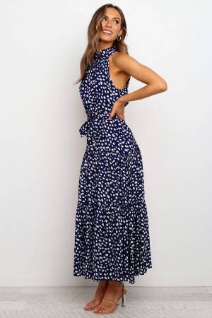 Maxivestido con volado y cuello halter lunares - Azul