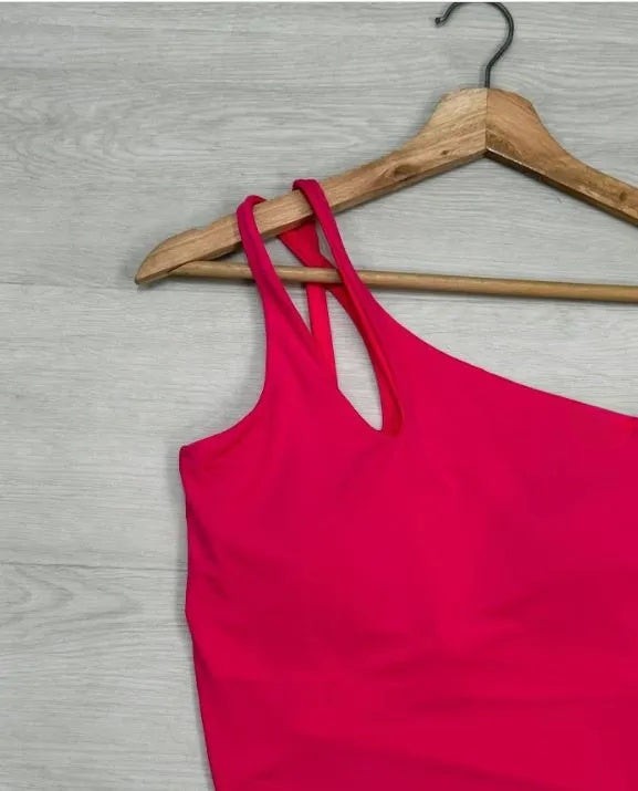 Musculosa dama All in Motion asimetric crop